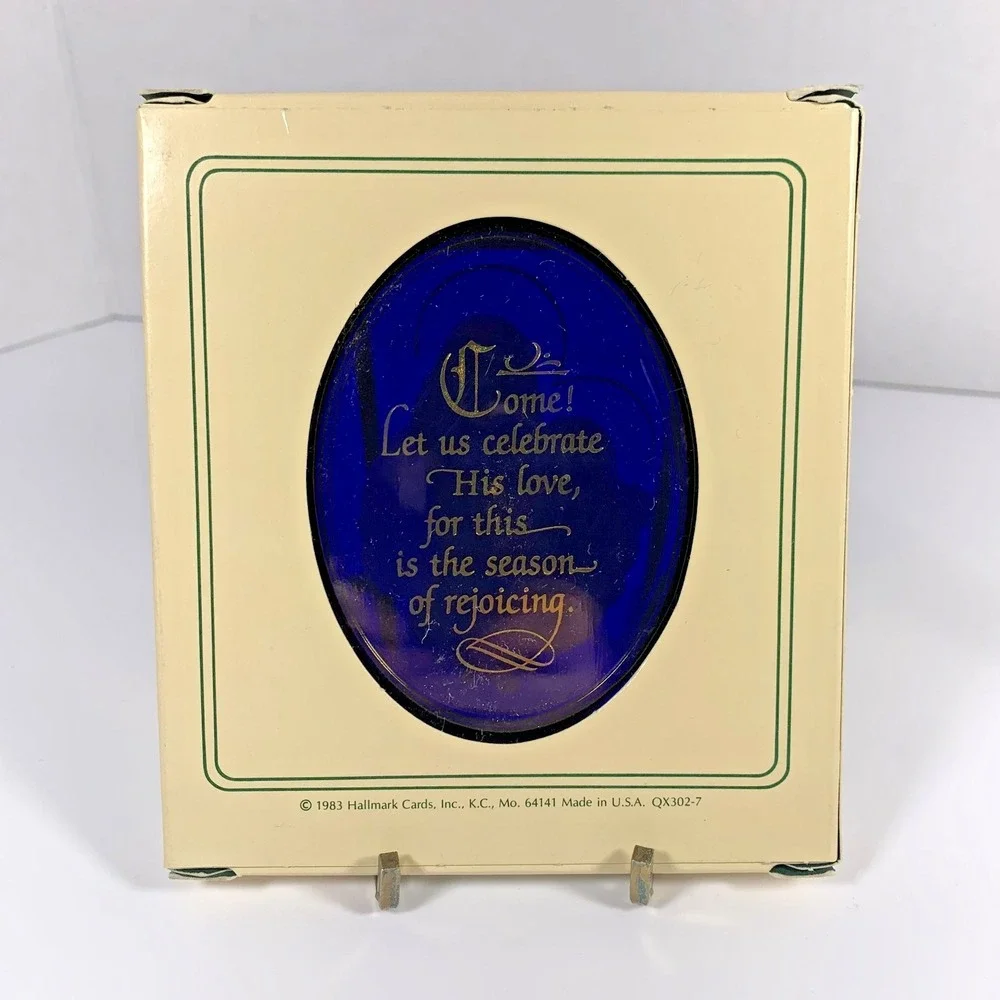 Hallmark 1983 Vintage‎ Keepsake Ornament Mother and Child acrylic cameo